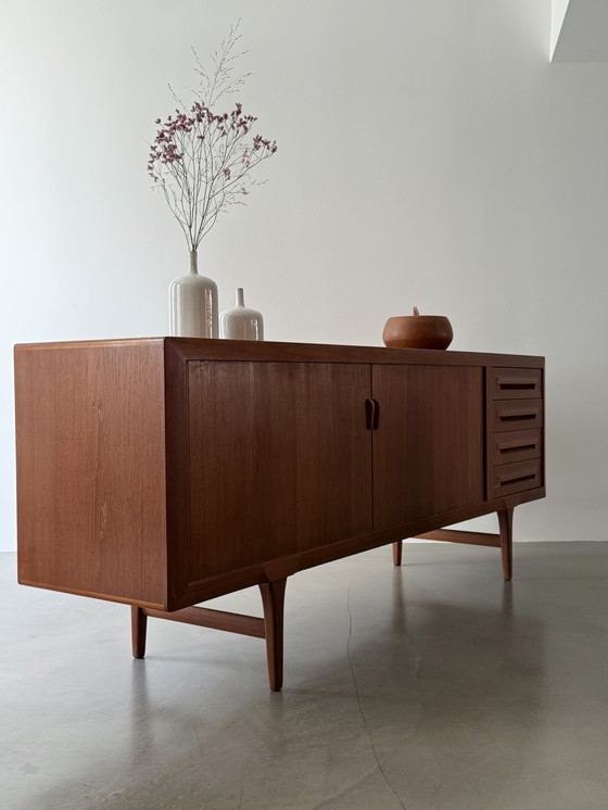 Image 1 of Ib-Kofod Larsen para aparador de teca Faarup Mobelfabrik, Dinamarca, años 60