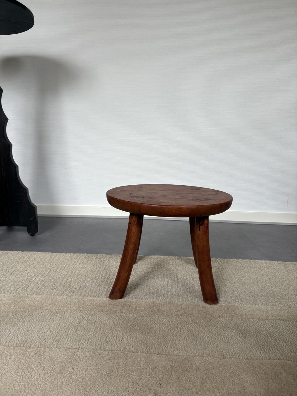 Vintage / antique wooden stool / stool side table d32cm