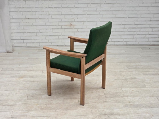 Image 1 of Fauteuil danois des années 1980 de Høng Stole, laine verte pour meubles, bois de chêne.