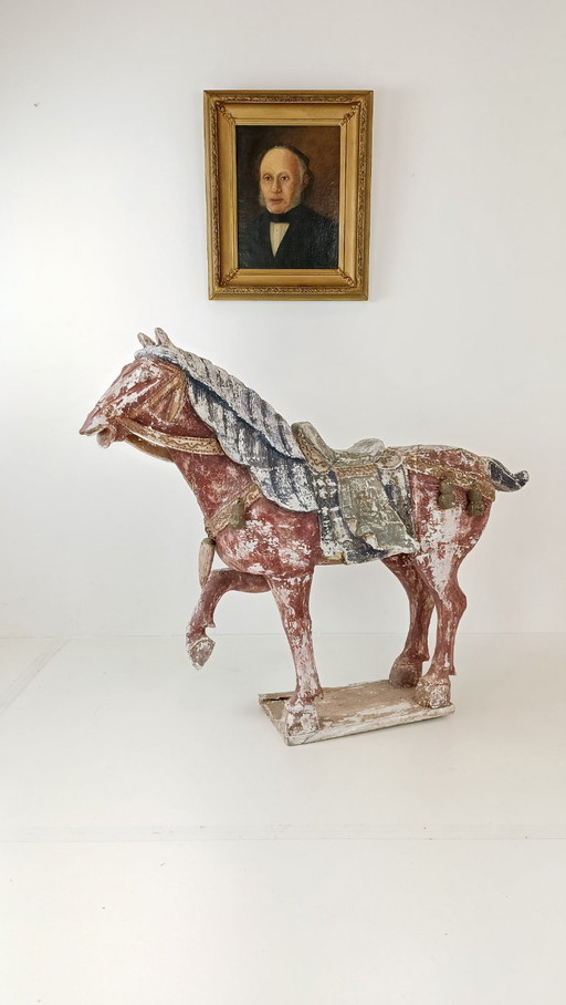 Hermosa estatua antigua de caballo de madera de la dinastía Tang