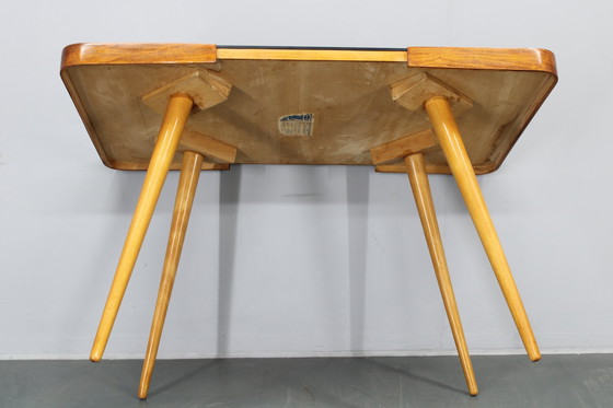 Image 1 of Tavolino da caffè in faggio con piano in vetro opalino, anni '60, Cecoslovacchia