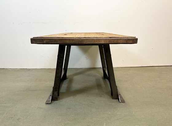 Image 1 of Mesa de centro industrial remachada, década de 1960