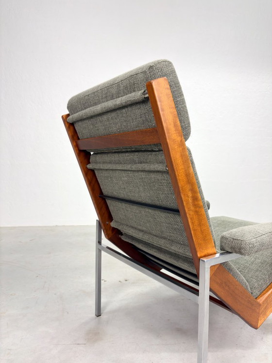 Image 1 of 'Lotus' Heren Fauteuil van Rob Parry voor Gelderland