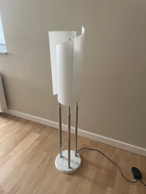 Beautiful vintage floor lamp Oluce Arianna by Bruno Gecchelin