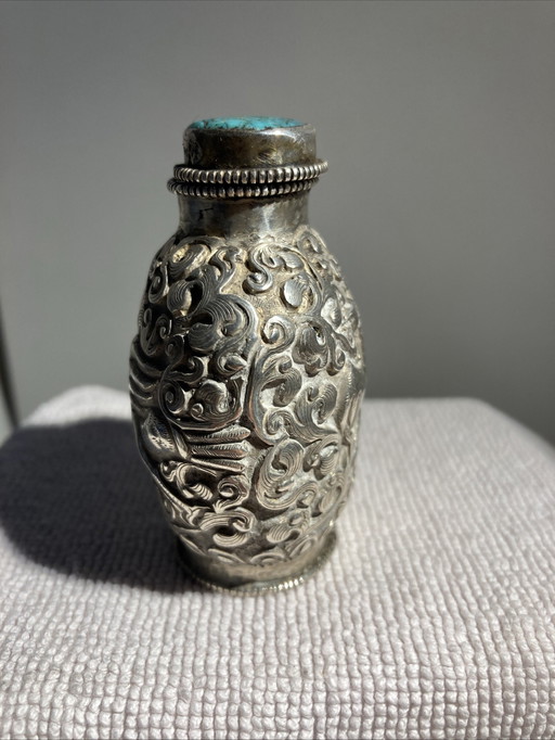 Flacon Khlôl tabatière à priser en argent et capuchon turquoise 