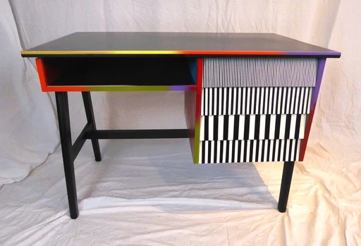 Colourfull Desk with 4 multicoloured drawers