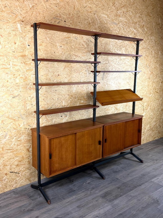 Image 1 of Teakhouten wandplankensysteem uit de jaren 60/70 van Olof Pira, Zweden, midden-20e eeuw.