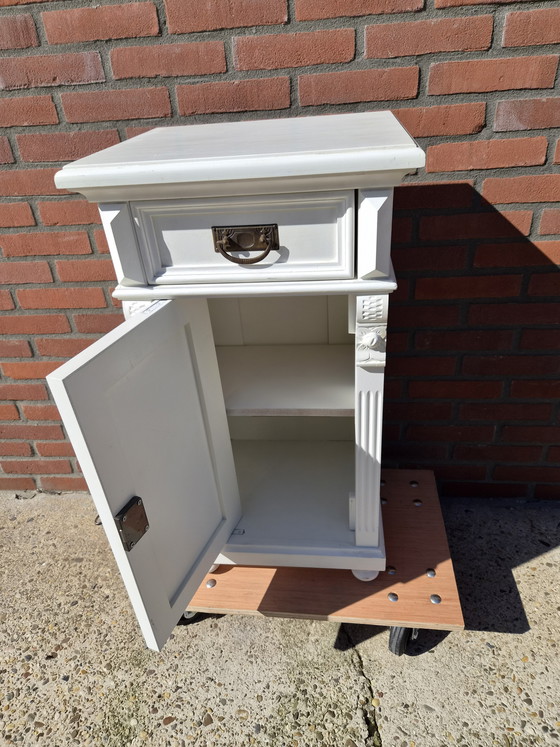 Image 1 of Nachtkastje