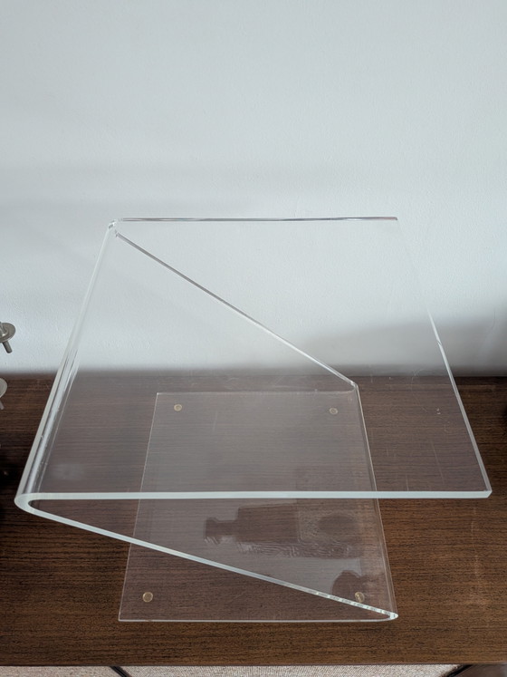 Tavolino vintage in Lucite a forma di Z, anni '70 – Tavolini, Plexiglass (photo 4 of 7)