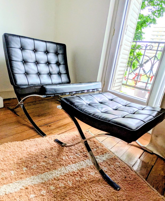 Image 1 of Barcelona Sessel- und Hocker-Set — Authentic Knoll Studio Edition (Schwarzes Volo-Leder)