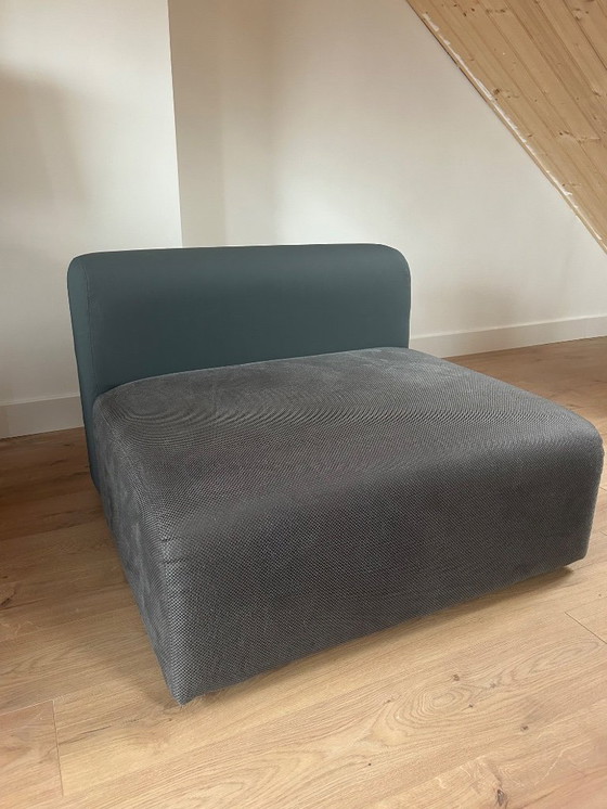 Image 1 of Módulo intermedio HAY Mags 02 – Campo Kvadrat 2 y humo compuesto Maharam