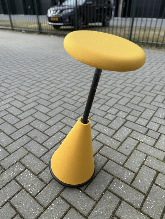 Image 1 of 3 taburetes ergonómicos para sentarse y estar de pie Giroflex 10