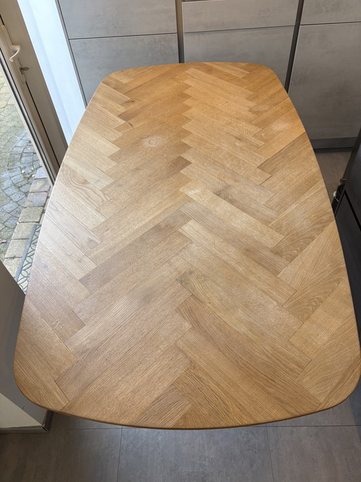 table à manger à chevrons