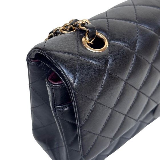 Chanel Classic Flap Medium – Crossbody bags, Lambskin (photo 7 of 17)