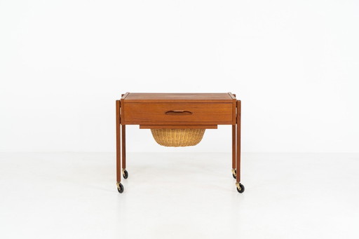Teak sewing trolley / side table on castors (Denmark, 1960s).