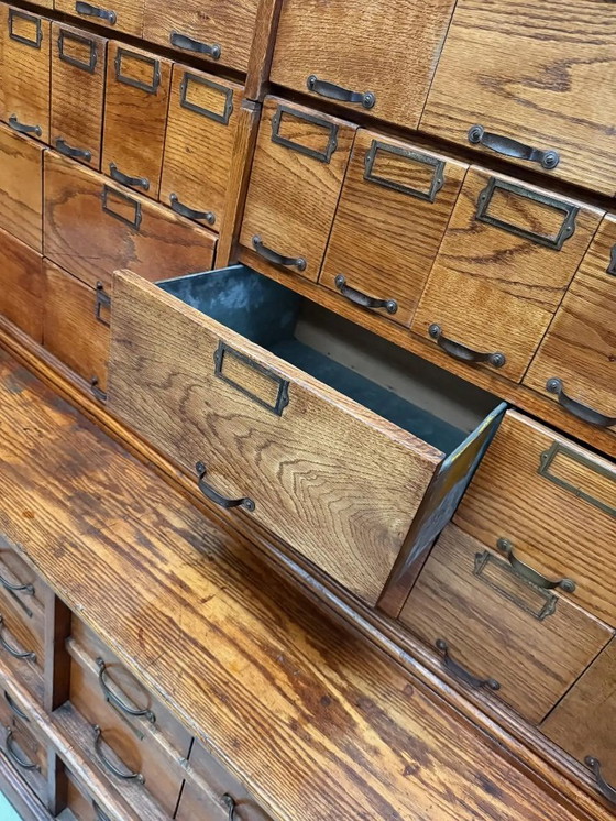 Image 1 of Sehr großer antiker amerikanischer Eichenholzschrank / Apothekerschrank, ca. 1900