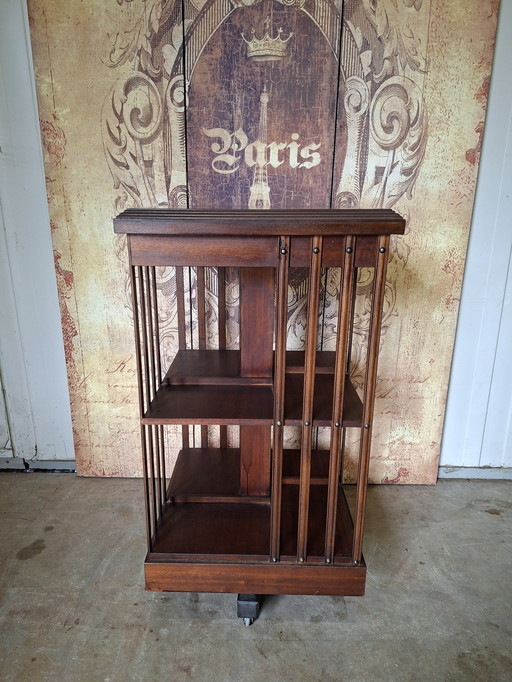 Klassische antike Büchermühle, Bücherregal, wishkeybar dim, 45x45cm und 86cm hoch.