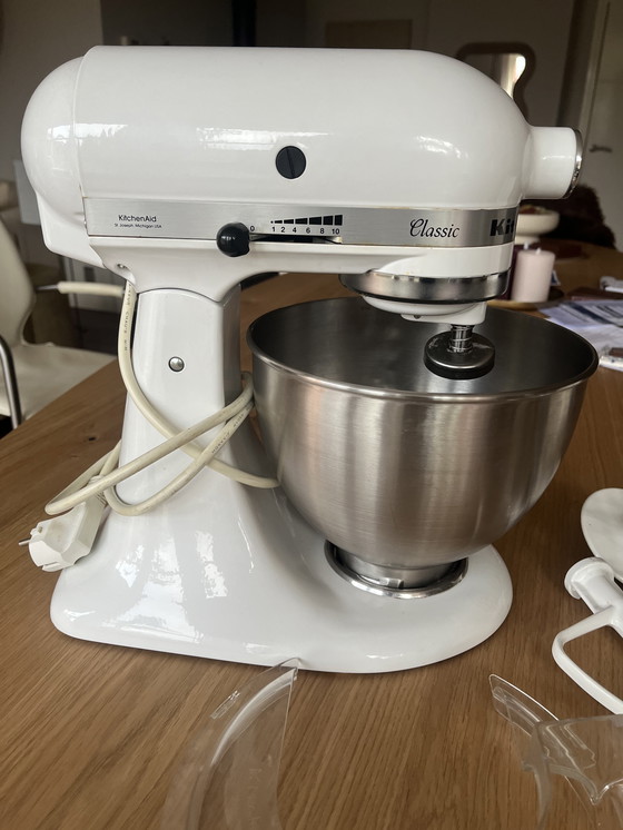 Image 1 of Robot pâtissier KitchenAid Artisan en porcelaine blanche