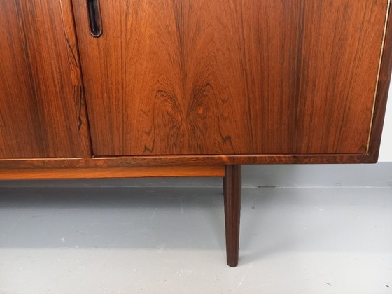 Image 1 of Vintage Scandinavisch dressoir van palissanderhout, ontworpen door de Deense designer Arne Vodder, daterend uit de jaren 60.