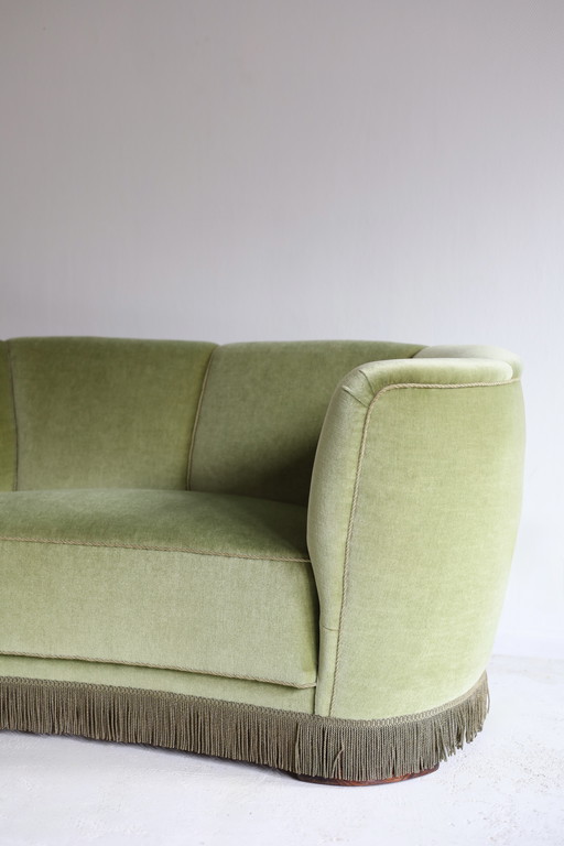 Dänisches 2-Sitzer-Sofa aus den 60er/70er Jahren, grüner Samt