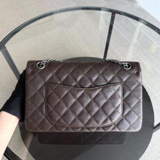 Image 1 of Chanel 2.55 Reissue 226 - 28 cm Gestepptes Caviar-Leder Dunkelbraun Silberne Hardware Serie 14