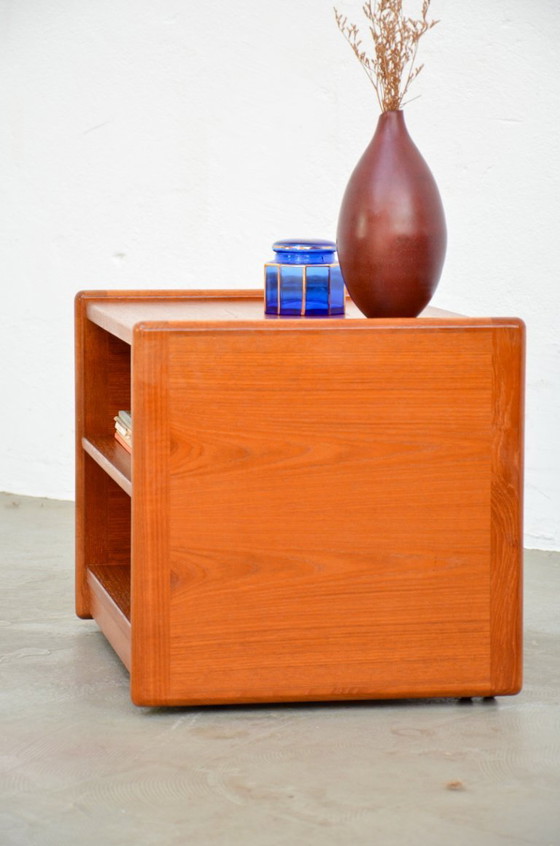 Image 1 of Tavolino audio vintage in teak, tavolino HiFi, tavolino laterale con ruote, anni '70