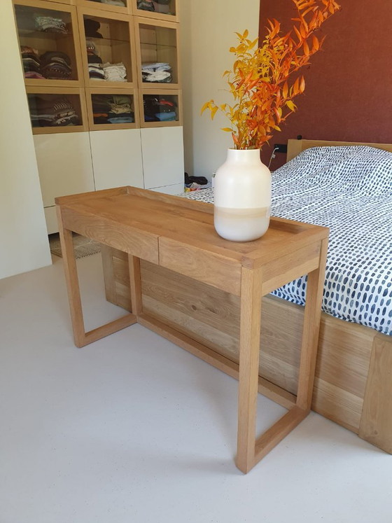 Image 1 of Scrivania/tavolino Ethnicraft con struttura in rovere naturale.