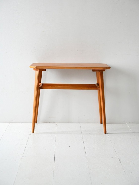 Image 1 of Tavolo vintage scandinavo in betulla con intarsio