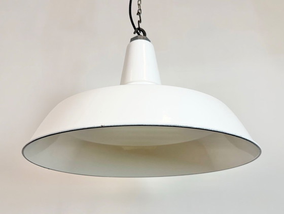 Image 1 of Industriële hanglamp van wit emaille van Benjamin USA, jaren 60.