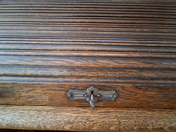 Image 1 of Scrivania antica in rovere con piano a rullo – completamente funzionale con chiave