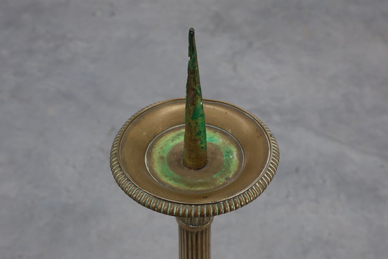 Image 1 of Grande candeliere antico da chiesa in rame decorato, Francia, 1900 ca.