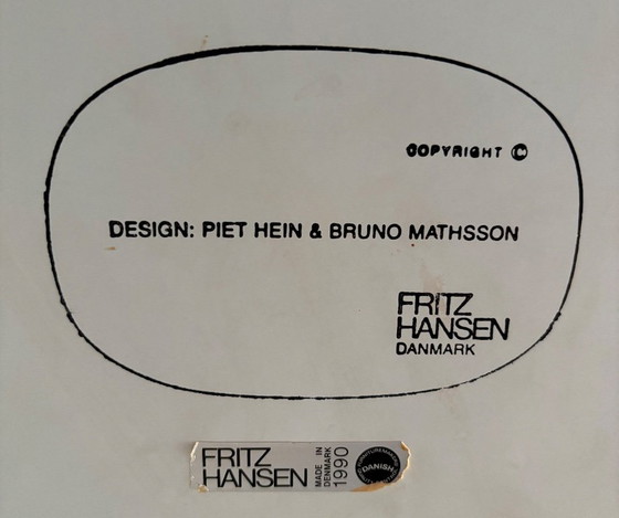 Image 1 of 6xFritz Hansen Series 7 butterfly chairs with Superellips Dining Table B613