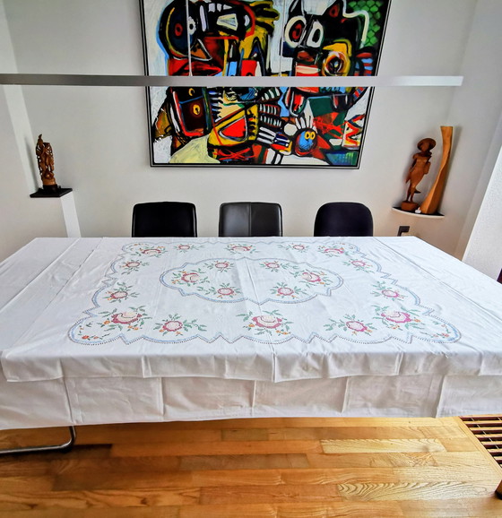 Image 1 of 1950, Mantel bordado a mano