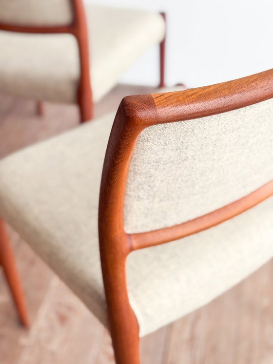 Image 1 of Set van 8 teakhouten eetkamerstoelen van Niels O. Møller voor J.L. Moller, model 80