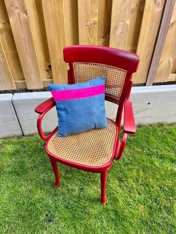 Image 1 of Vintage design stoel – rood & rotan – gerestyld door Ontwerpstudio Anna