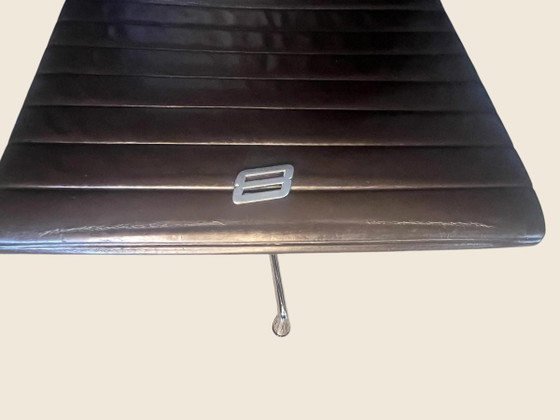 Chaise pivotante originale Vitra EA 106 Eames | Cuir marron foncé | Charles & Ray Eames | Vintage 1986 avec (photo 16 of 18)