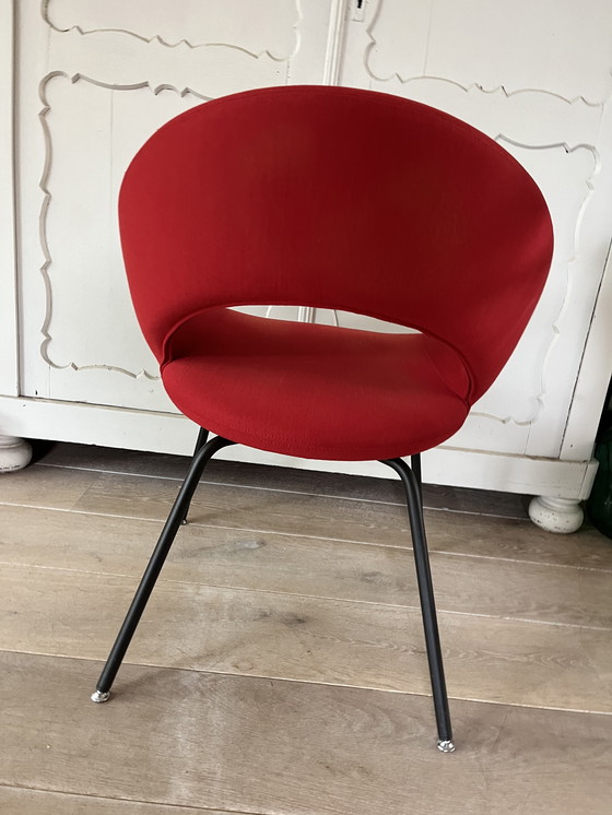 Image 1 of Artifort Nina roter eleganter und stilvoller Stuhl