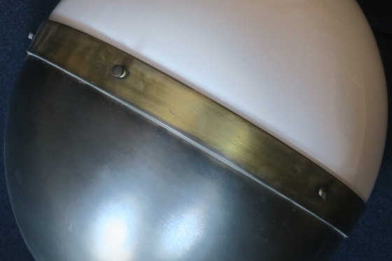 Image 1 of Grande lampada a sospensione Hicks in bronzo e vetro lattimo di Thomas O'Brien, USA