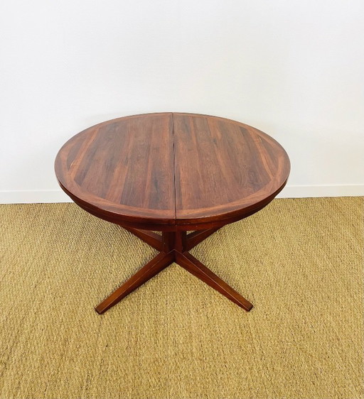 Ronde, uitschuifbare Scandinavische eettafel van palissanderhout, 1960