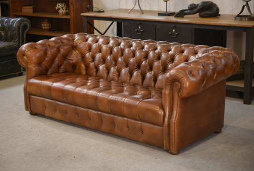 Chesterfield sofa in tufted tan leather