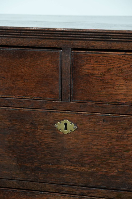 Image 1 of Antique English chest of drawers with 5 drawers and a beautiful color scheme