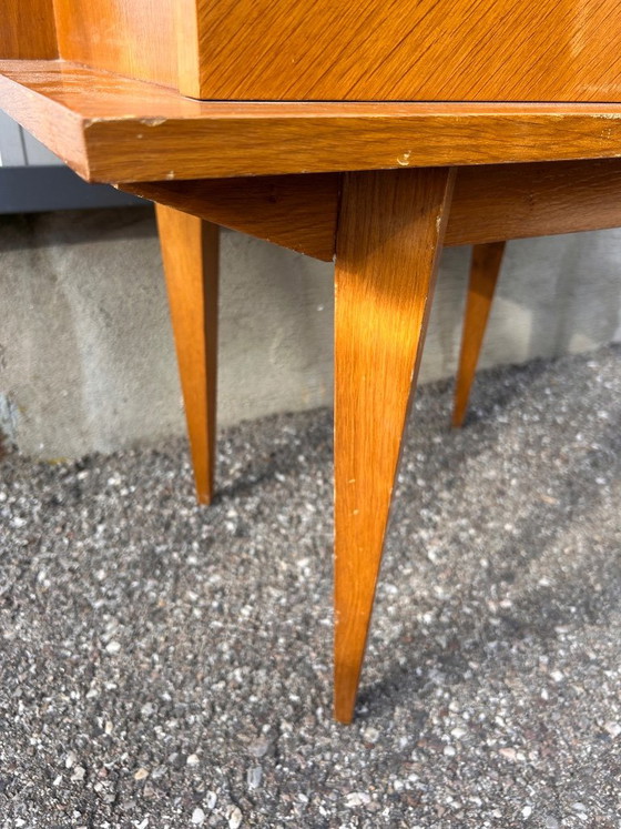 Modernist bedside table, 1950 – Wood (photo 5 of 5)