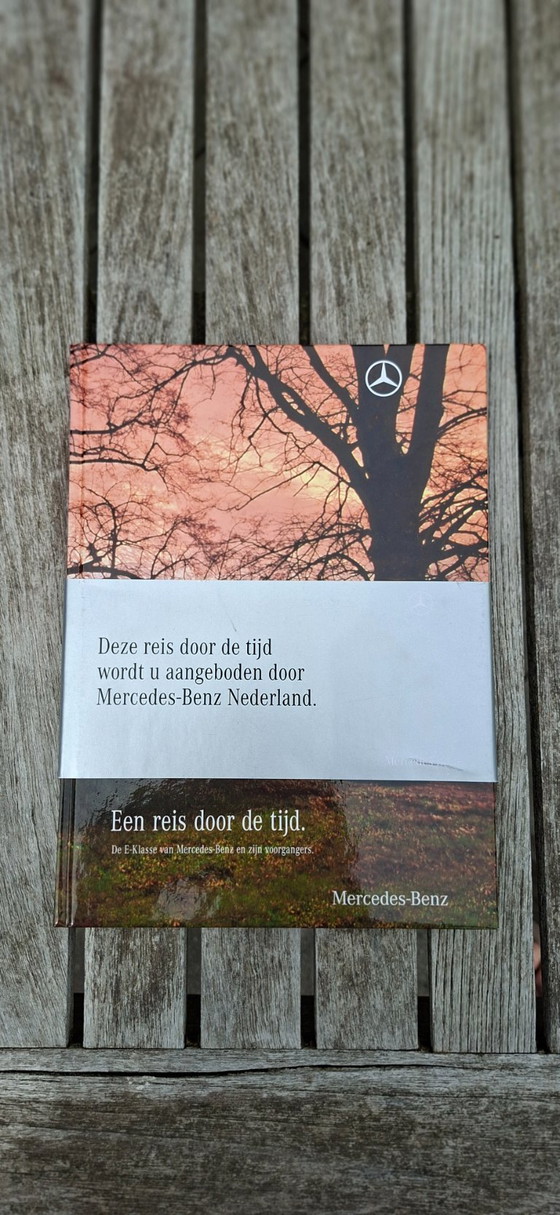 Image 1 of Mercedes-Benz books & brochures – rare collection