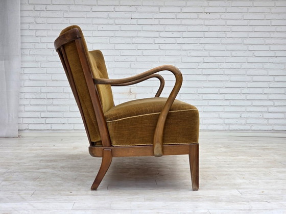 Image 1 of Jaren 60, Deens ontwerp van Alfred Christensen, 2-zitsbank, groene meubelvelours.