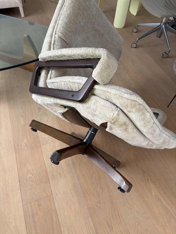 Sedia King Strassler (designer Andre Vanden Beuck) – Strässle, Sedie girevoli, Wood, Wool (photo 4 of 7)