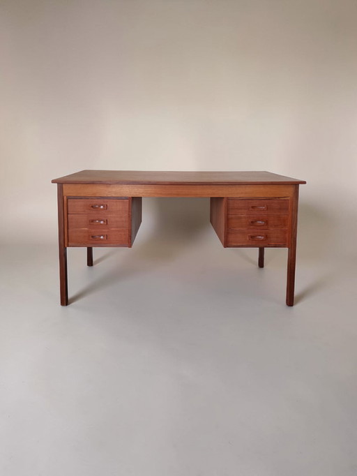 Scrivania e sedia vintage