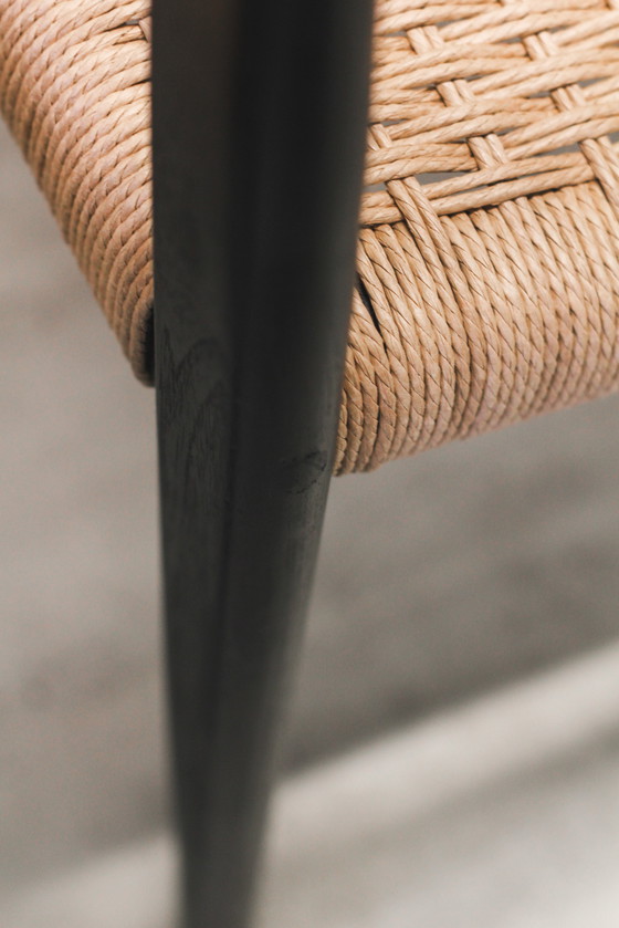 Image 1 of 6 sedie da pranzo modello 71 di Niels Otto Moller, tinte di nero con seduta in corda di carta