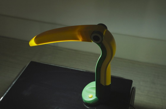 Image 1 of Lampada da scrivania HT Huang Toucan, luce da tavolo postmoderna in plastica, illuminazione colorata anni '80.