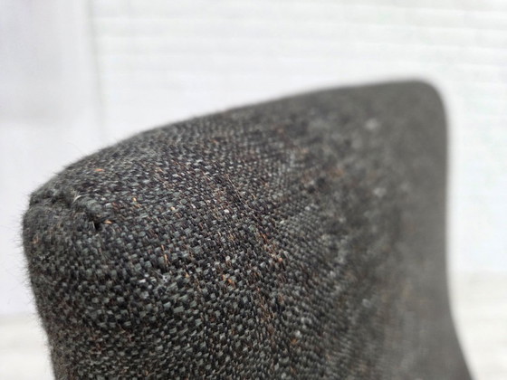 Image 1 of Sillón danés de respaldo alto de la década de 1970, tapizado en tela y madera de teca.