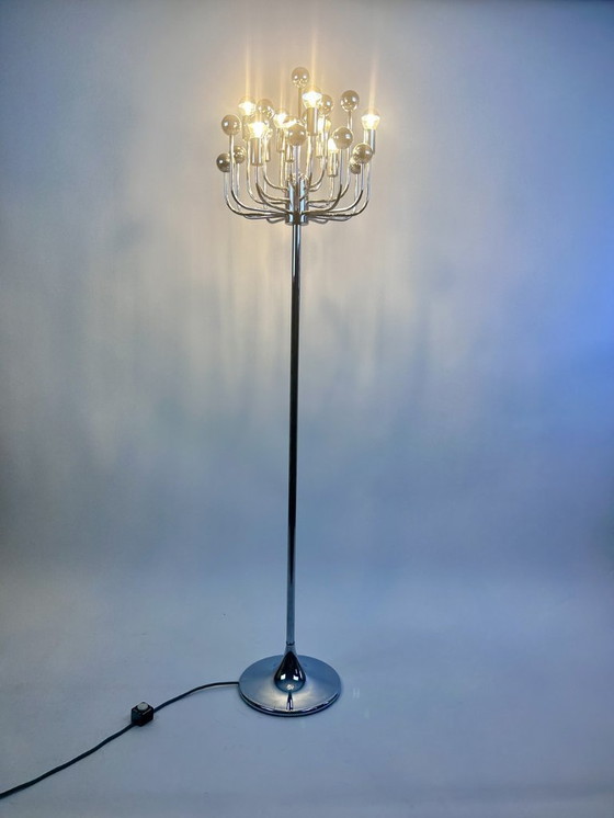 Image 1 of Vintage staande lamp uit de jaren 60, ontworpen door Gaetano Sciolari voor Boulanger (België). Verchroomde metalen structuur met